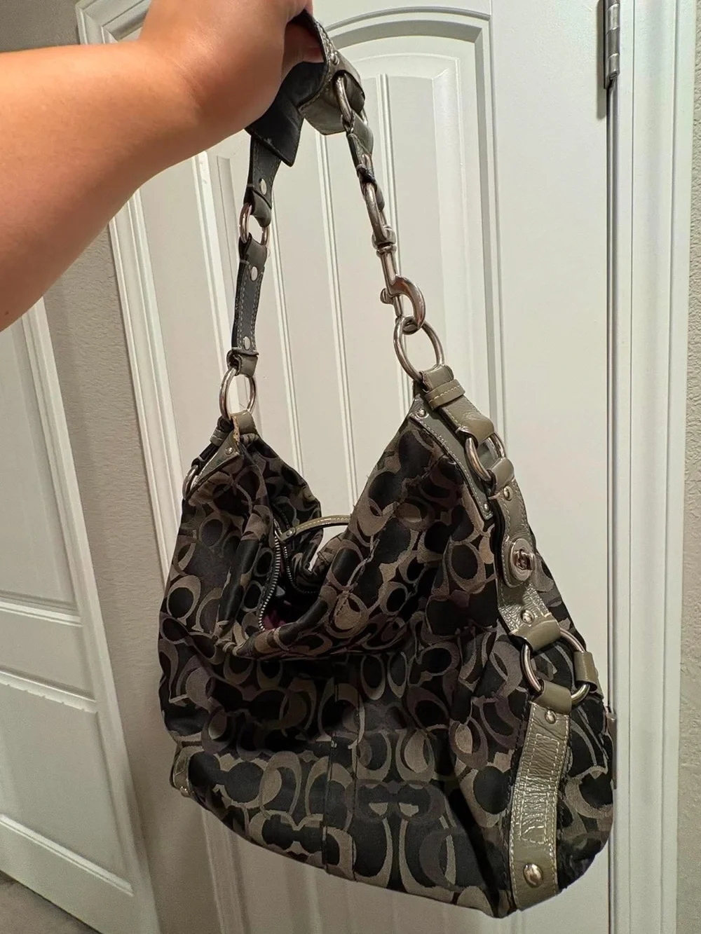 Authentic Coach Large Carly Op Art Signature Hobo Bag (Style F13981)